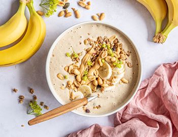 Banan og peanøtt smoothiebowl